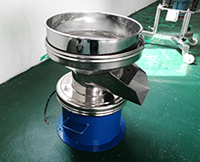 450過濾篩是集篩分與過濾為一身的過濾設備，多用于液體物料的過濾作用。